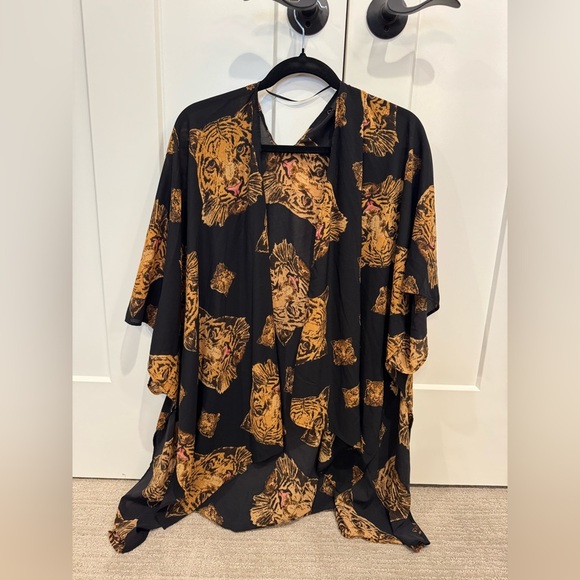 Passion Fusion Tiger Kimono - Picture 1 of 3